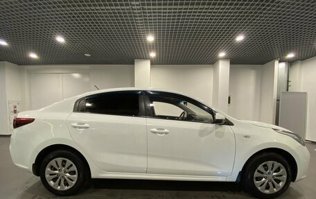 KIA Rio IV, 2018 год, 1 425 000 рублей, 2 фотография