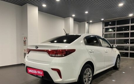 KIA Rio IV, 2018 год, 1 425 000 рублей, 3 фотография