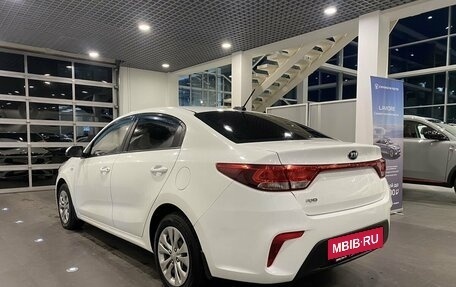 KIA Rio IV, 2018 год, 1 425 000 рублей, 5 фотография