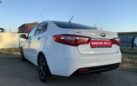 KIA Rio III рестайлинг, 2013 год, 750 000 рублей, 3 фотография