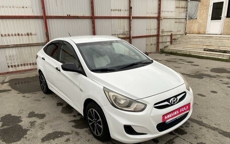 Hyundai Solaris II рестайлинг, 2013 год, 970 000 рублей, 7 фотография