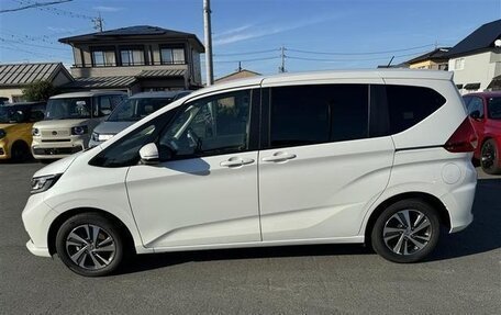 Honda Freed II, 2021 год, 1 850 000 рублей, 13 фотография