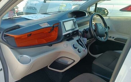 Toyota Sienta II, 2016 год, 1 800 000 рублей, 14 фотография