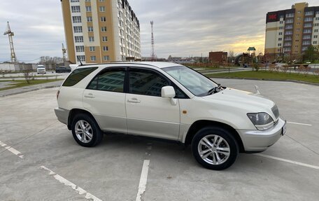 Toyota Harrier, 1999 год, 980 000 рублей, 2 фотография