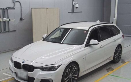 BMW 3 серия, 2017 год, 1 900 000 рублей, 4 фотография