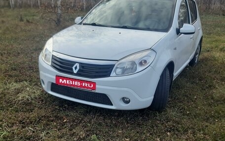 Renault Sandero I, 2013 год, 720 000 рублей, 1 фотография