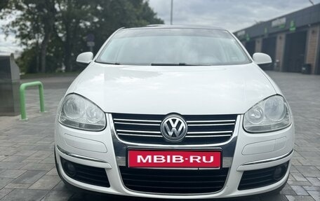 Volkswagen Jetta VI, 2010 год, 1 000 000 рублей, 1 фотография