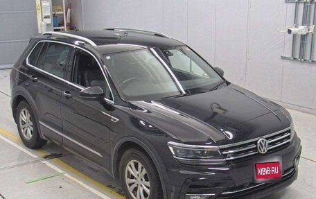 Volkswagen Tiguan II, 2018 год, 2 480 000 рублей, 1 фотография