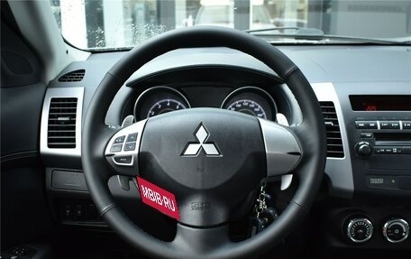 Mitsubishi Outlander III рестайлинг 3, 2011 год, 1 349 000 рублей, 8 фотография