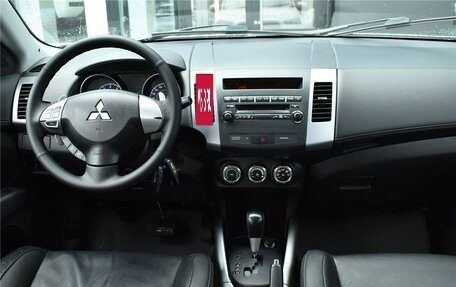 Mitsubishi Outlander III рестайлинг 3, 2011 год, 1 349 000 рублей, 6 фотография