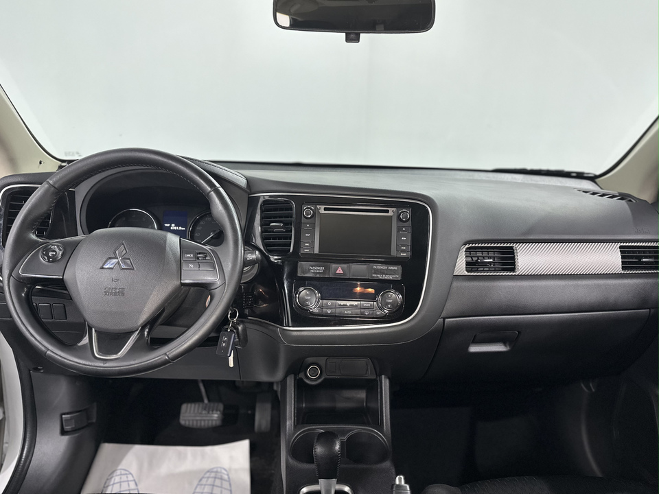 Mitsubishi Outlander III рестайлинг 2, 2015 год, 1 749 000 рублей, 6 фотография