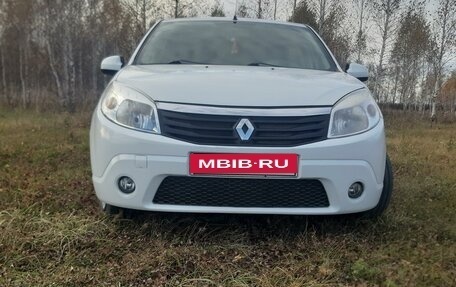 Renault Sandero I, 2013 год, 720 000 рублей, 2 фотография