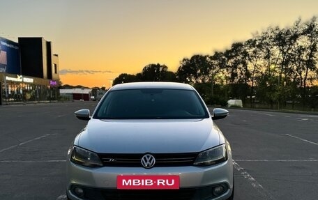 Volkswagen Jetta VI, 2014 год, 1 330 000 рублей, 2 фотография