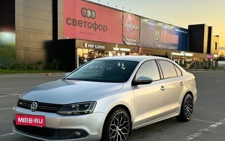 Volkswagen Jetta VI, 2014 год, 1 330 000 рублей, 3 фотография