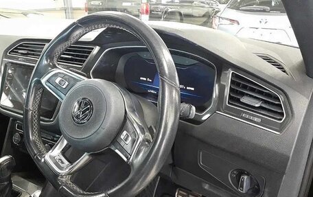 Volkswagen Tiguan II, 2018 год, 2 480 000 рублей, 4 фотография