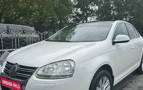 Volkswagen Jetta VI, 2010 год, 1 000 000 рублей, 8 фотография