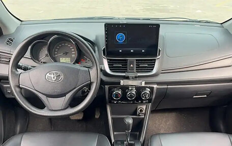 Toyota Yaris XP150 рестайлинг, 2021 год, 1 630 000 рублей, 8 фотография