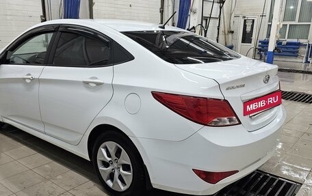 Hyundai Solaris II рестайлинг, 2015 год, 1 200 000 рублей, 4 фотография