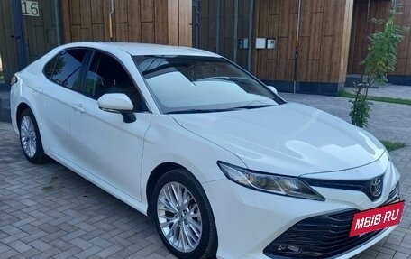 Toyota Camry, 2019 год, 2 650 000 рублей, 2 фотография