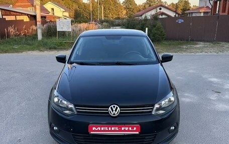 Volkswagen Polo VI (EU Market), 2012 год, 590 000 рублей, 2 фотография