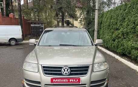 Volkswagen Touareg III, 2005 год, 700 000 рублей, 2 фотография