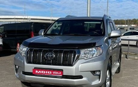 Toyota Land Cruiser Prado 150 рестайлинг 2, 2020 год, 5 300 000 рублей, 4 фотография