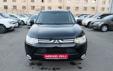 Mitsubishi Outlander III рестайлинг 3, 2013 год, 1 550 000 рублей, 8 фотография