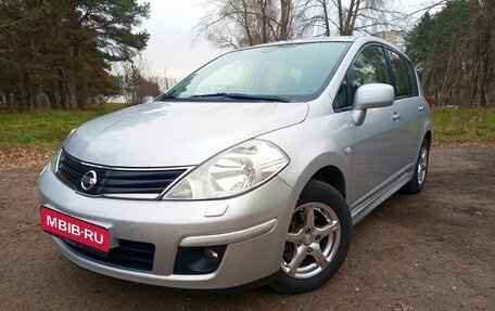 Nissan Tiida, 2011 год, 890 000 рублей, 1 фотография