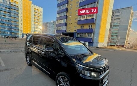 Toyota Voxy III, 2015 год, 1 750 000 рублей, 2 фотография