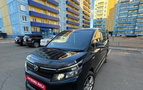 Toyota Voxy III, 2015 год, 1 750 000 рублей, 9 фотография