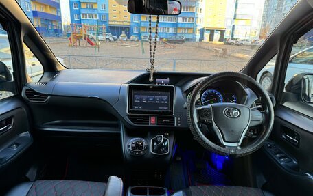 Toyota Voxy III, 2015 год, 1 750 000 рублей, 14 фотография