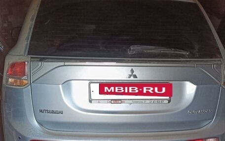 Mitsubishi Outlander III рестайлинг 3, 2012 год, 1 400 000 рублей, 4 фотография