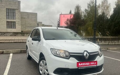 Renault Logan II, 2016 год, 820 000 рублей, 5 фотография