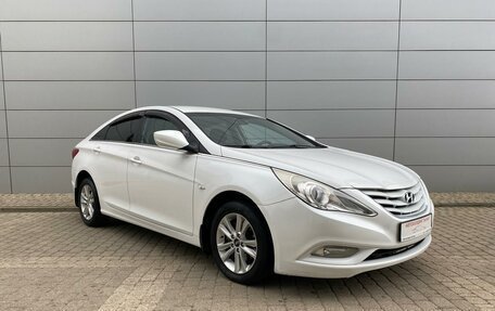 Hyundai Sonata VI, 2011 год, 1 285 000 рублей, 2 фотография