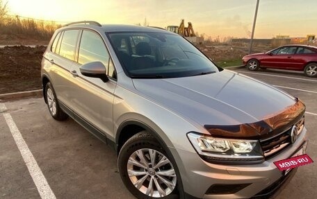 Volkswagen Tiguan II, 2020 год, 3 050 000 рублей, 3 фотография