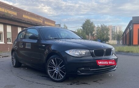 BMW 1 серия, 2007 год, 930 000 рублей, 3 фотография