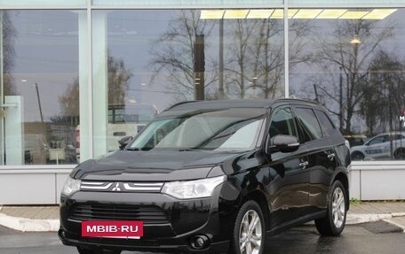 Mitsubishi Outlander III рестайлинг 3, 2013 год, 1 690 000 рублей, 7 фотография