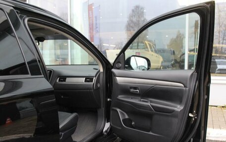 Mitsubishi Outlander III рестайлинг 3, 2013 год, 1 690 000 рублей, 27 фотография