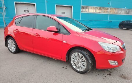 Opel Astra J, 2011 год, 750 000 рублей, 1 фотография