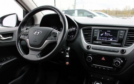 Hyundai Solaris II рестайлинг, 2018 год, 1 347 000 рублей, 11 фотография