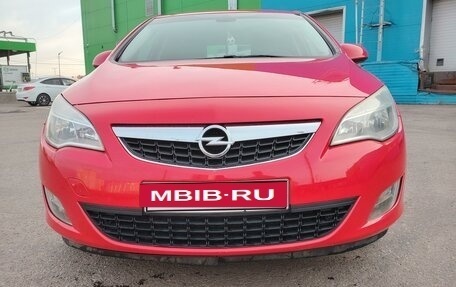 Opel Astra J, 2011 год, 750 000 рублей, 2 фотография