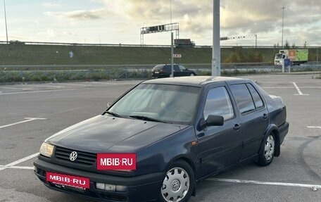 Volkswagen Vento, 1993 год, 110 000 рублей, 2 фотография