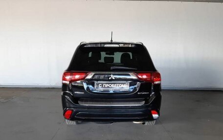 Mitsubishi Outlander III рестайлинг 3, 2015 год, 1 685 000 рублей, 6 фотография