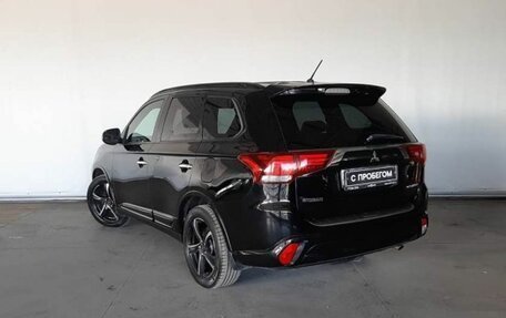 Mitsubishi Outlander III рестайлинг 3, 2015 год, 1 685 000 рублей, 7 фотография