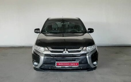 Mitsubishi Outlander III рестайлинг 3, 2015 год, 1 685 000 рублей, 2 фотография