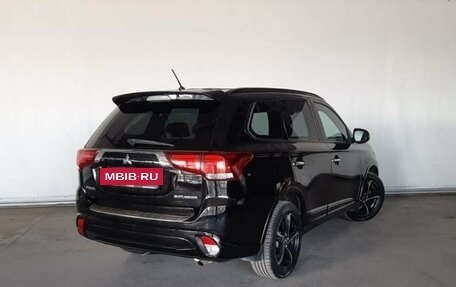 Mitsubishi Outlander III рестайлинг 3, 2015 год, 1 685 000 рублей, 5 фотография