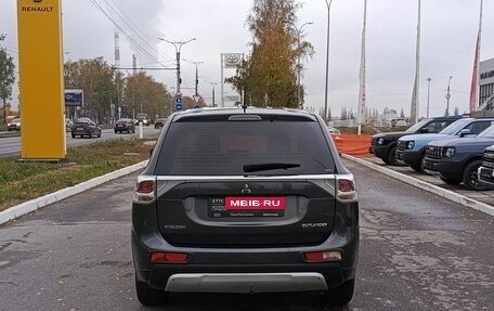 Mitsubishi Outlander III рестайлинг 3, 2014 год, 1 532 700 рублей, 6 фотография