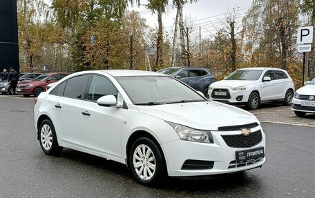 Chevrolet Cruze II, 2011 год, 674 000 рублей, 3 фотография