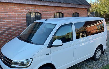 Volkswagen Caravelle T6 рестайлинг, 2019 год, 4 000 000 рублей, 4 фотография