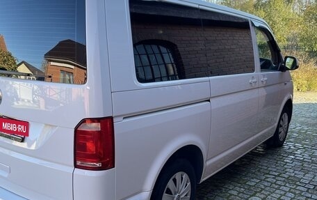 Volkswagen Caravelle T6 рестайлинг, 2019 год, 4 000 000 рублей, 2 фотография